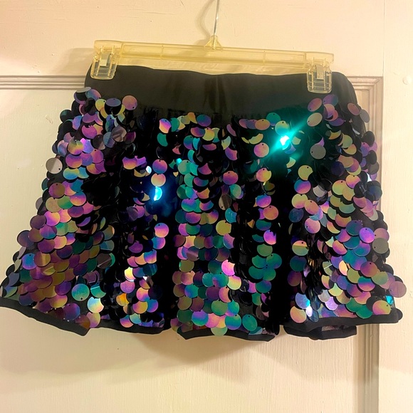 iHeartRaves Black Disco Mermaid Sequin Mini Skirt Size M NWOT Rave Festival EDM - Picture 4 of 9